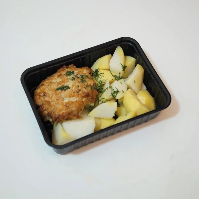 Котлета куриная жареная, гарнир на выбор